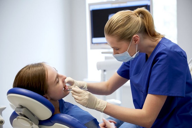 Οι Οδοντίατροι ζητούν ένταξη στα μέτρα στήριξης και προμήθεια υγειονομικού υλικού