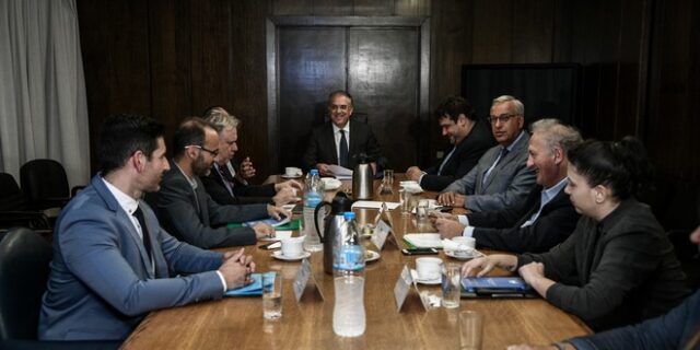 Ψήφος αποδήμων: Λευκός καπνός στη διακομματική – Σε τι συμφώνησαν τα κόμματα