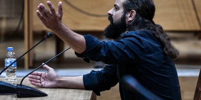 Κωνσταντίνος Μπαρμπαρούσης: Στο εδώλιο για εσχάτη προδοσία