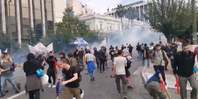 Πορεία φοιτητικών συλλόγων: Επεισόδια μπροστά στη Βουλή