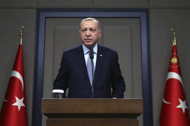 Ο Ερντογάν ειρωνεύεται την ΕΕ και δηλώνει ότι θα συντρίψει τους Κούρδους