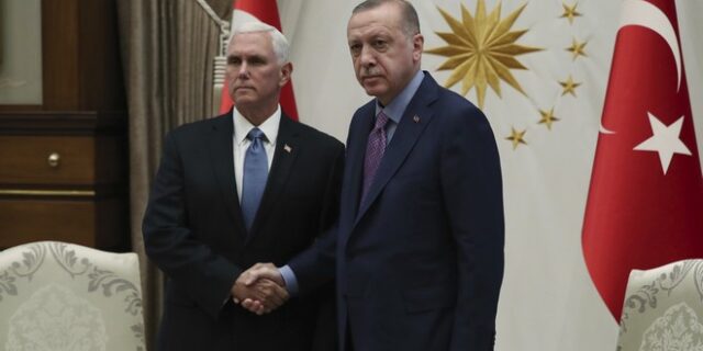 Ερντογάν – Πενς: Ολοκληρώθηκαν οι κεκλεισμένων των θυρών συνομιλίες τους