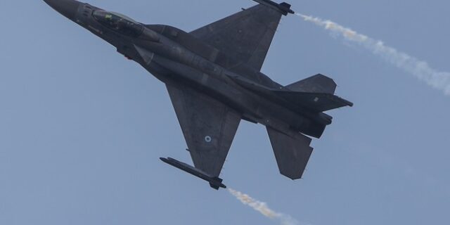 Το συγκλονιστικό μήνυμα του πιλότου του F-16: “Ο Έλληνας δε γονατίζει παρά μόνο στους νεκρούς”