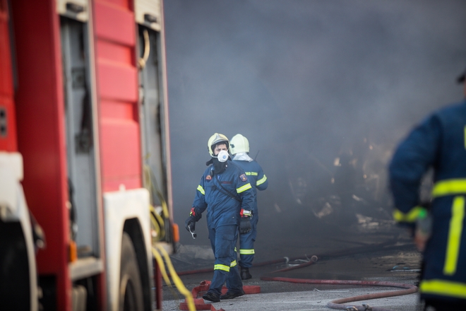 Θεσσαλονίκη: Φωτιά σε παροπλισμένο βαγόνι του ΟΣΕ τα μεσάνυχτα