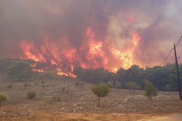 Πυροσβεστική: 63 φωτιές σε ένα 24ωρο – Σε εξέλιξη οι εστίες σε Κεχριές, και Άγιο Νικόλαο