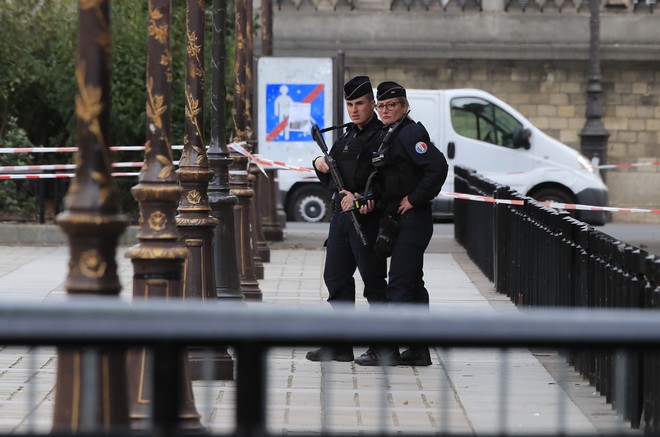 Γαλλία: Συνελήφθη ο άνδρας που είχε οχυρωθεί στο μουσείο του Σεν Ραφαέλ