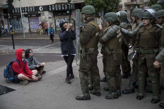 Χιλή: Άρση της κατάστασης εκτάκτου ανάγκης – Καταγγελίες για παραβιάσεις ανθρωπίνων δικαιωμάτων