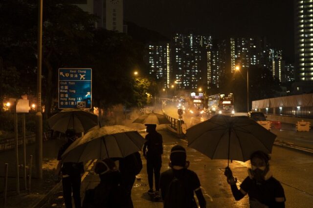 Χονγκ Κονγκ: Συνεχίζονται οι κινητοποιήσεις και οι ταραχές