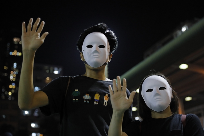 Χονγκ Κονγκ: Οι διαδηλωτές αψήφησαν την απαγόρευση χρήσης μασκών