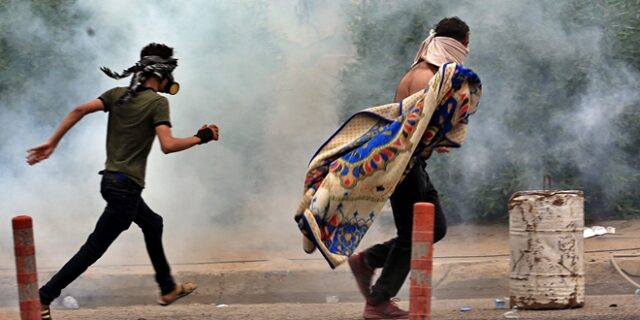 Χάος στο Ιράκ: Ανέβηκε ο αριθμός των νεκρών διαδηλωτών στους 23