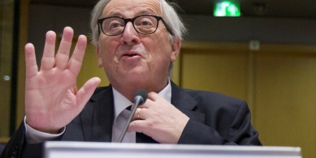 Γιούνκερ: Η Ελλάδα έπρεπε να παραμείνει στην ευρωζώνη κατά τρόπο αδιαμφισβήτητο και μη αναστρέψιμο