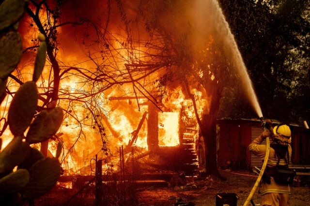 ΗΠΑ: Φωτιές σαρώνουν τη νότια Καλιφόρνια – Προληπτική απομάκρυνση 50.000 ανθρώπων