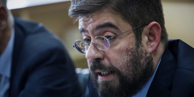 Μιχάλης Καλογήρου: Οργή για τις δηλώσεις Αλιβιζάτου περί “μικροψυχίας Τσίπρα στο θέμα Κασιδιάρη”