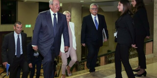 Προειδοποίηση Καραμανλή προς Βόρεια Μακεδονία, “καρφιά” προς ΗΠΑ και ΕΕ