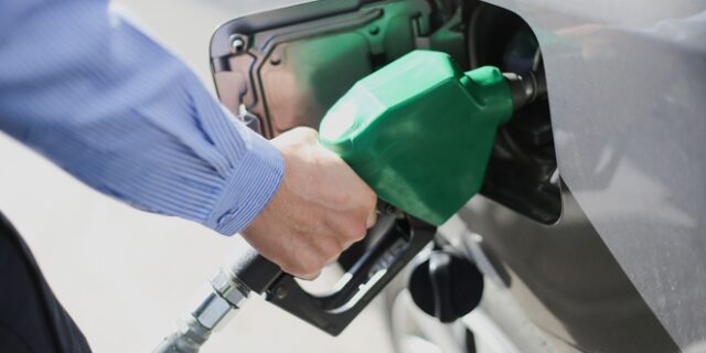 Βυτία με λαθραία χημικά για νοθεία στα καύσιμα στις “δαγκάνες” της ΑΑΔΕ