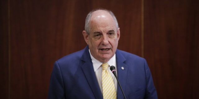 Ο Τέρενς Κουίκ στο διοικητικό συμβούλιο του Open