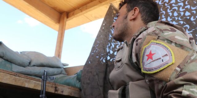 Συρία: “Παγώνουν” τις επιχειρήσεις κατά του ISIS οι Κούρδοι
