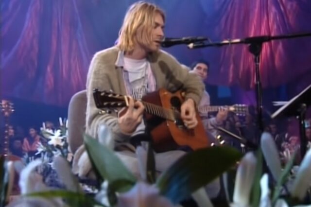 Στο σφυρί η ζακέτα που φορούσε ο Κερτ Κομπέιν στα MTV Unplugged το 1993