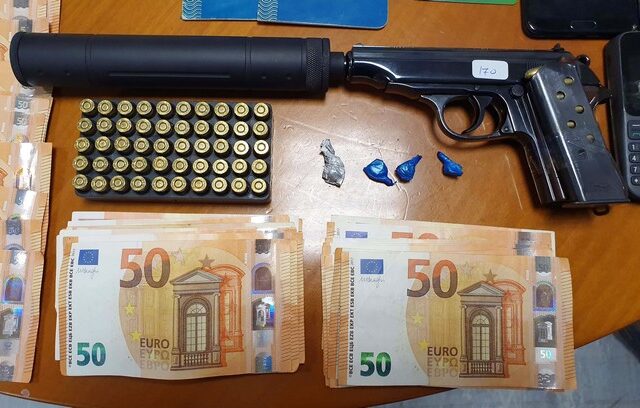Κύκλωμα διακινούσε αλλοδαπούς από την Ελλάδα προς την Βρετανία με πλαστά έγγραφα