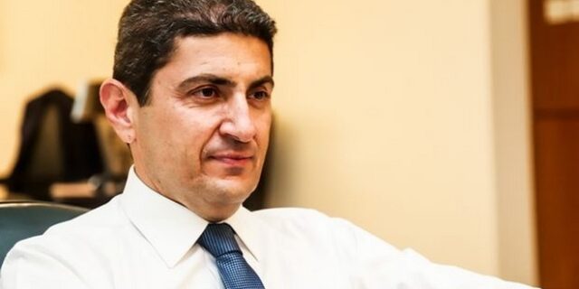 Με βοήθεια του Αυγενάκη αποστέλλονται νερό και τρόφιμα στον Έβρο