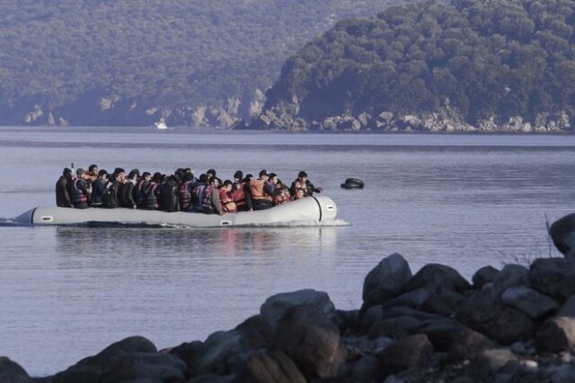 ΚΚΕ: Απαράδεκτα τα σχέδια για πλωτό φράγμα στο Αιγαίο