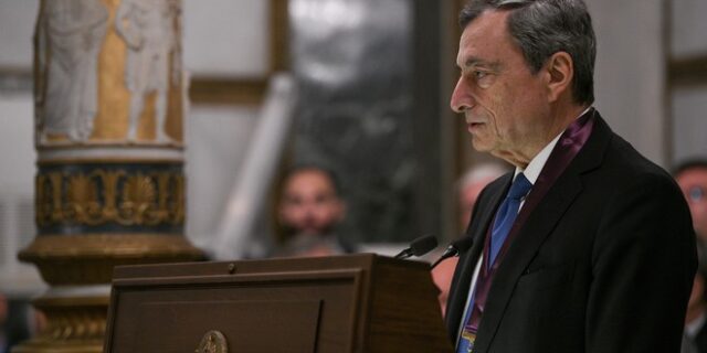 Κάλεσμα Ντράγκι για δημοσιονομική χαλάρωση και αύξηση των δημοσίων επενδύσεων στην Ευρωζώνη
