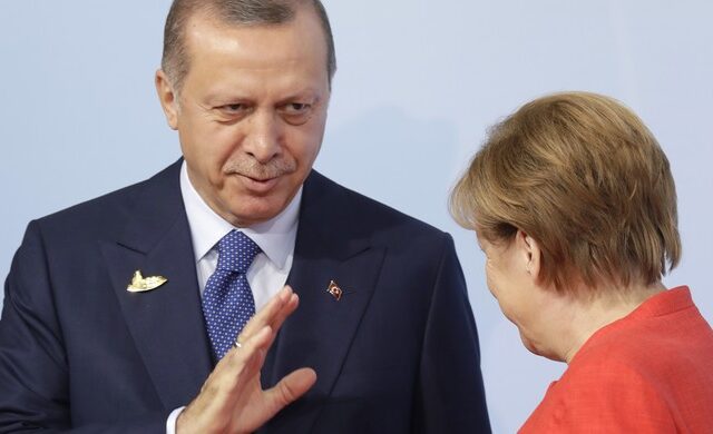 Συρία – Μανμπίτζ: Η Γερμανία ζητά τον τερματισμό της εισβολής και ο Ερντογάν μπαίνει στο προπύργιο των Κούρδων
