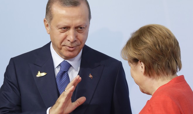 Συρία – Μανμπίτζ: Η Γερμανία ζητά τον τερματισμό της εισβολής και ο Ερντογάν μπαίνει στο προπύργιο των Κούρδων