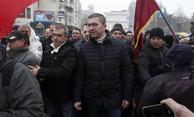 Παραληρεί ο Μικόσκι που μίλησε για μακεδονισμό και υποσχέθηκε μισθό 500 ευρώ