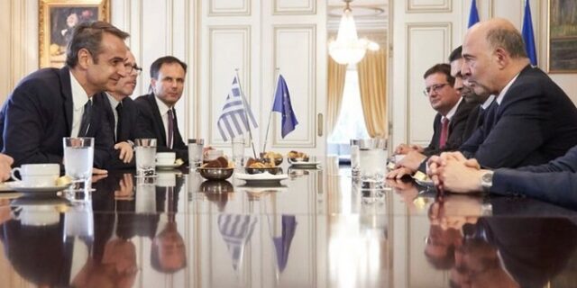 Συνάντηση Μητσοτάκη-Μοσκοβισί: Οι δημοσιονομικές προοπτικές και οι στόχοι για τα πρωτογενή πλεονάσματα