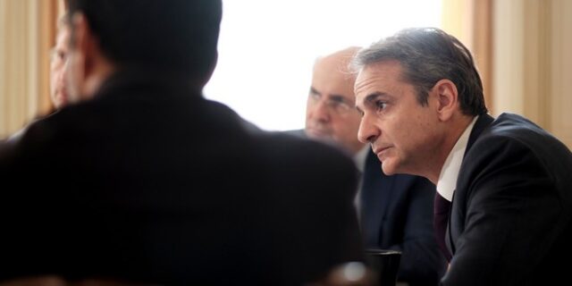 Με εκπροσώπους 18 περιβαλλοντικών οργανώσεων συναντήθηκε ο Μητσοτάκης 