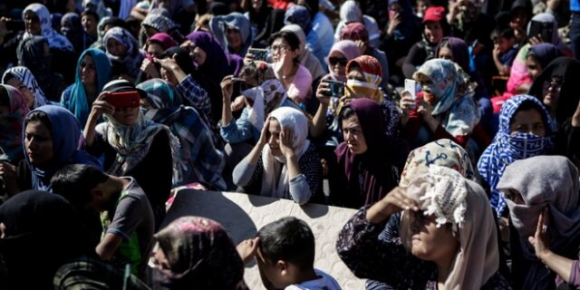 Μυτιλήνη: Αναχωρούν σήμερα 570 αιτούντες άσυλο από τη Μόρια για Πειραιά