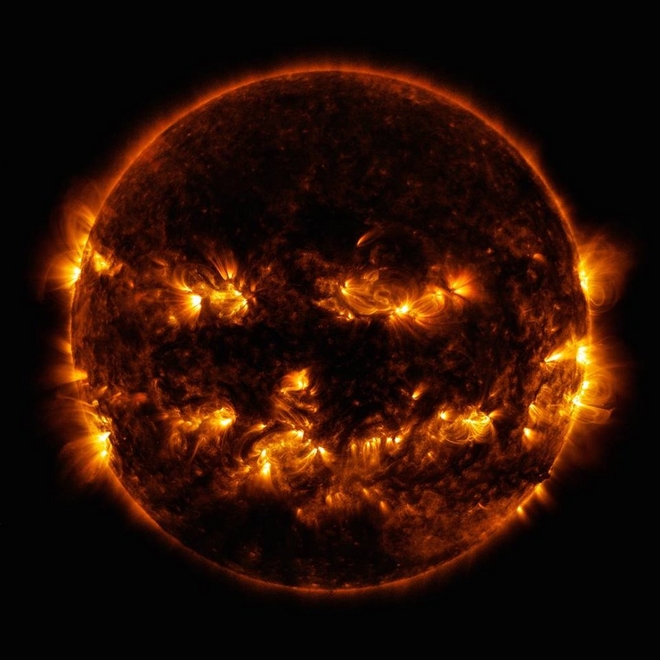 Μαγικό: Η NASA μοιράζεται καρέ του Ήλιου που μοιάζει με κολοκύθα του Halloween
