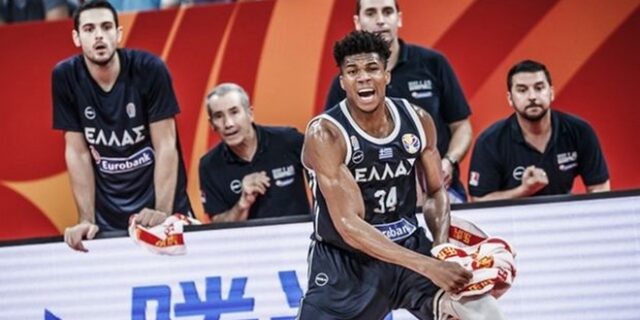 Μπακς: “Χρόνια πολλά Ελλάδα, χρόνια καλά Έλληνες”