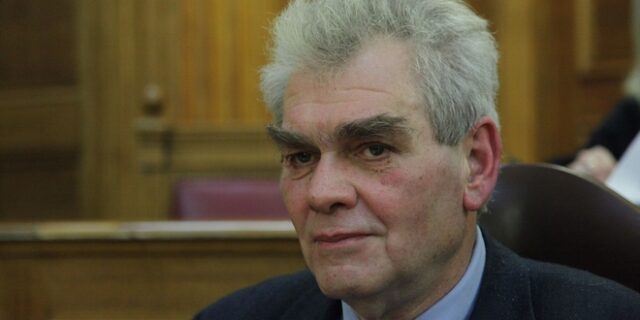 Παπαγγελόπουλος: “Στην κα Ράικου αρέσει να αυτογελοιοποιείται”