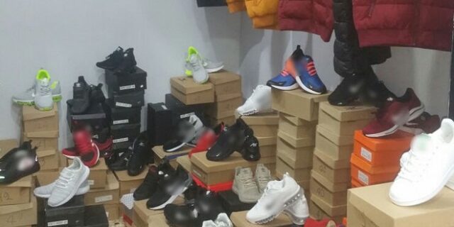 Πάνω από 30.000 “μαϊμού” προϊόντα σε εργαστήριο-αποθήκη στην Δραπετσώνα