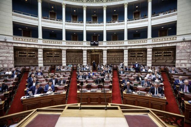 Βουλή: Αναβλήθηκε η συζήτηση για την ψήφο των αποδήμων στην Επιτροπή Αναθεώρησης του Συντάγματος