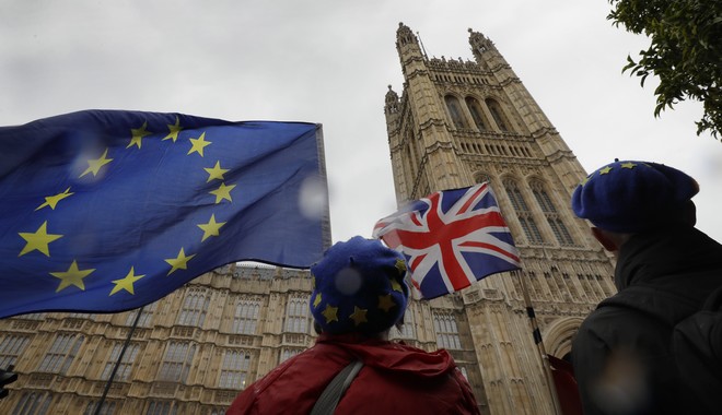 Brexit: Δύο προτάσεις από την κυβέρνηση και δύο τροπολογίες στην έκτακτη συνεδρίαση του Σαββάτου