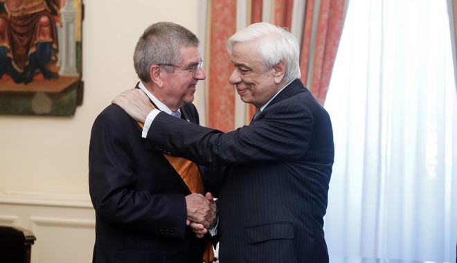 Ο Πρόεδρος της Δημοκρατίας βράβευσε τον Τόμας Μπαχ