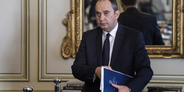 Πλακιωτάκης σε Σαντορινιό: Το πόρισμα θα δώσει τις απαντήσεις που ζητάμε