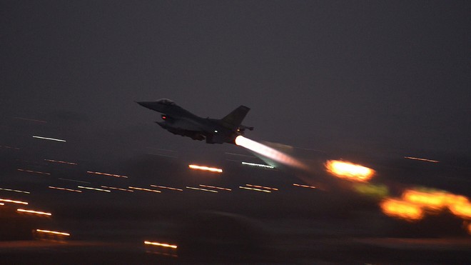 Πληροφορίες για αεροπορική επίθεση της Τουρκίας στους Κούρδους της Συρίας