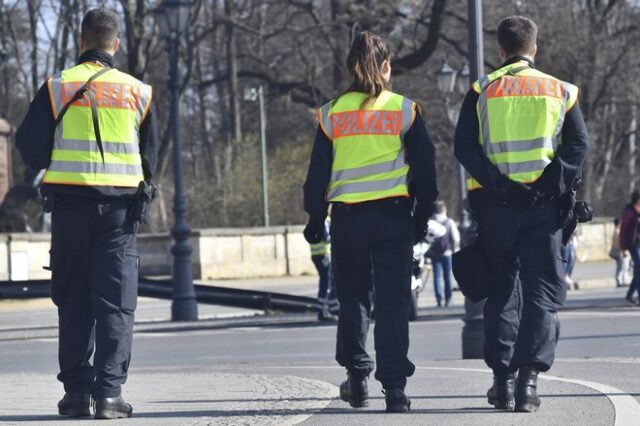 Επιχείρησε να σώσει από ληστεία ανάπηρη γυναίκα – Τον πέταξαν στις γραμμές του μετρό