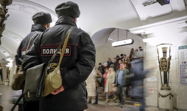 Οι ρωσικές αρχές “κατέβασαν” από τρένο τρεις Αμερικανούς διπλωμάτες