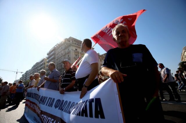 Σε κλοιό κινητοποιήσεων το κέντρο της Αθήνας: Εργαζόμενοι και φοιτητές πραγματοποιούν έξι πορείες διαμαρτυρίας