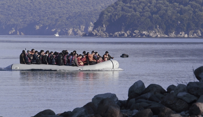 ΕΕ σε Τουρκία: “Ναι σε βοήθεια για τους πρόσφυγες μόνο αν σταματήσει ο εκβιασμός”