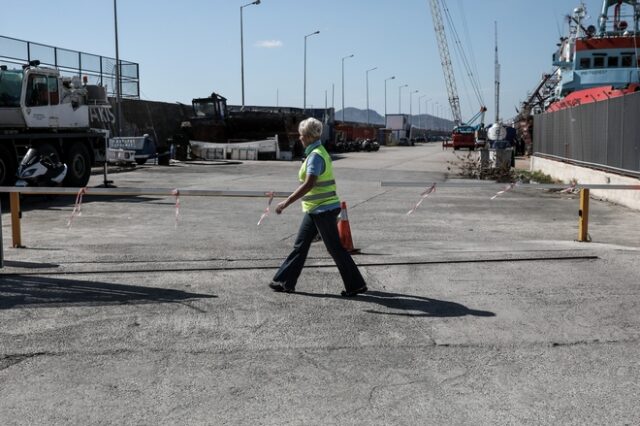 Νέος Μώλος Δραπετσώνας: Σε βάθος 32 μέτρων βρέθηκε το ΙΧ – Θρίλερ με τον οδηγό του