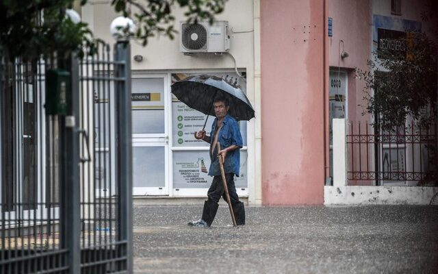 Καιρός: Τελευταία μέρα “καλοκαιριού” – Έρχονται βροχές από τα δυτικά