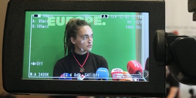 Καρόλα Ρακέτε: Η καπετάνισσα της αλληλεγγύης στα θολά νερά του Ευρωκοινοβουλίου