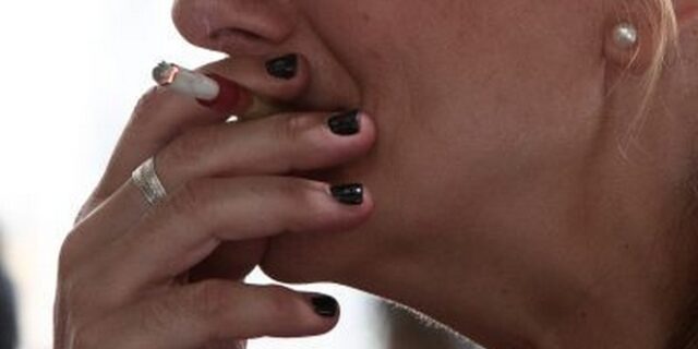 Αντικαπνιστικός νόμος: Έρχεται τριψήφιος αριθμός καταγγελιών για τους παραβάτες