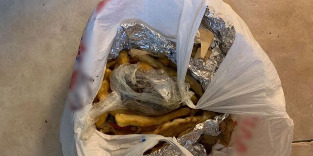 Πήγε επισκεπτήριο στον γιο της στον Κορυδαλλό με σουβλάκια που είχαν κάνναβη